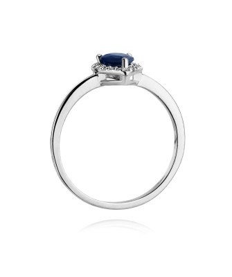 Sapphire ring made of white gold