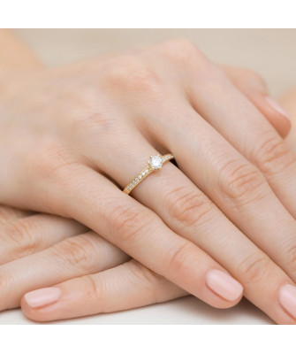 Pierścionek zaręczynowy diament 0,37ct certyfikat