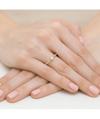 Engagement ring diamond 0.03ct