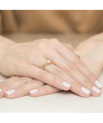 Gold engagement ring with 0.08ct diamond