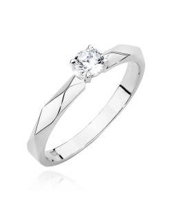 Gold ring with 0.15ct diamond white gold