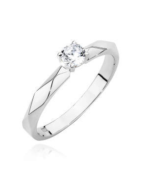 Gold ring with 0.15ct diamond white gold