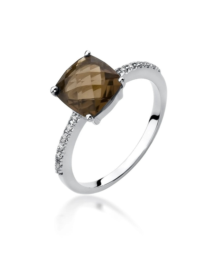 Ring with smoky quartz white gold diamonds