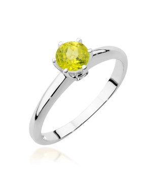 Gold ring with peridot white gold