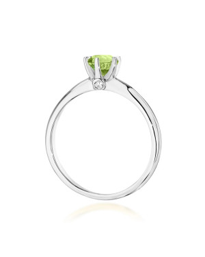 Gold ring with peridot white gold