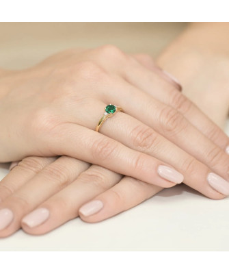 Emerald ring diamonds gold 14k