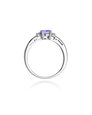 Tanzanite ring made of 14k white gold