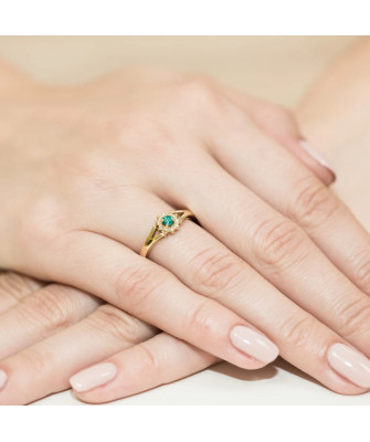 14k gold ring with emerald
