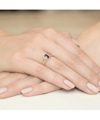Gold ring with sapphire 0.70ct