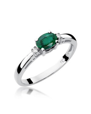 Gold ring with 0.40ct emerald white gold
