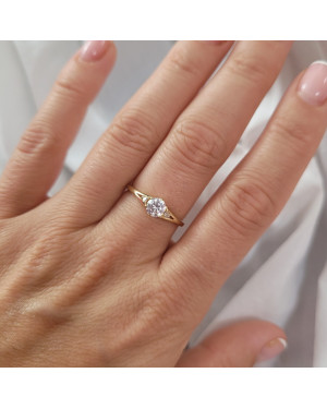 Engagement ring with cubic zirconia 14k