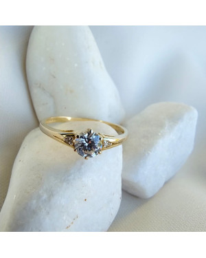 Engagement ring with cubic zirconia 14k