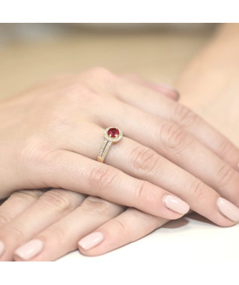 Ring with ruby and diamonds 14k gold