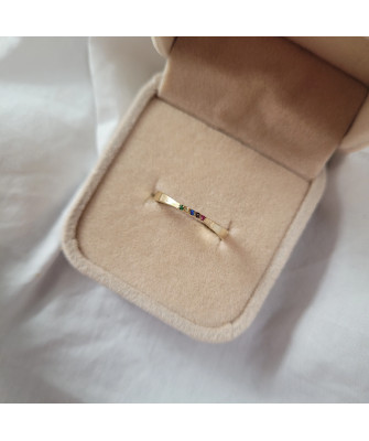 Ring with colorful cubic zirconia 375 proof