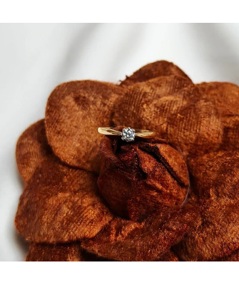 Gold Engagement Ring with a white stone 8k test