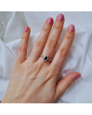 Ring 8k black stone and white zircons