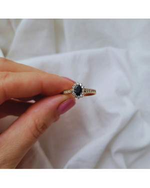 Ring 8k black stone and white zircons