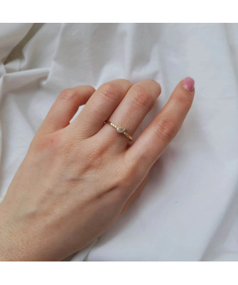 Gold ring delicate leaf 8k hallmark