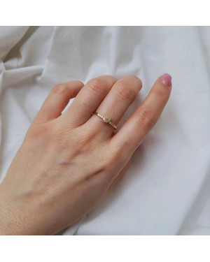 Gold ring delicate leaf 8k hallmark