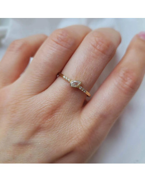 Gold ring delicate leaf 8k hallmark