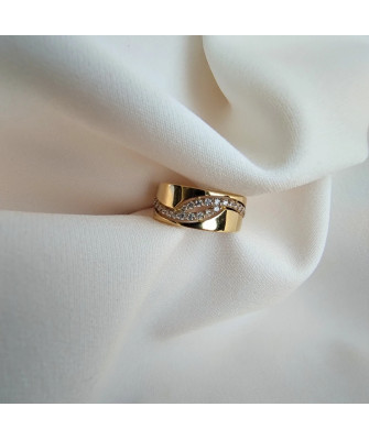 Gold ring 8k white stones