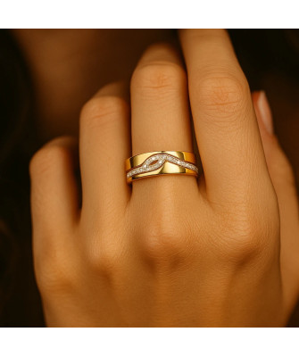 Gold ring 8k white stones