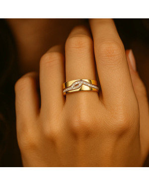 Gold ring 8k white stones