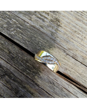 Gold ring 8k white stones