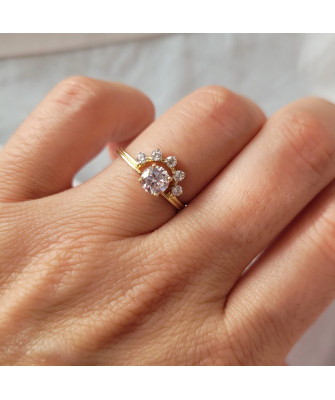 Gold ring 8k with cubic zirconia