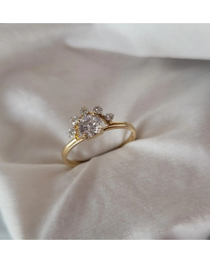Gold ring 8k with cubic zirconia
