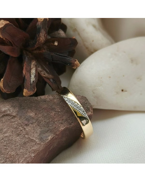 Gold ring 8k stones interwoven pattern