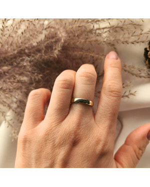 Gold ring 8k stones interwoven pattern