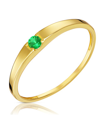 Ring with a green stone 8k