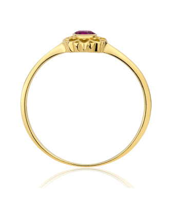 Ring with a large stone gold 8k