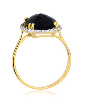 Ring with a large stone gold 8k