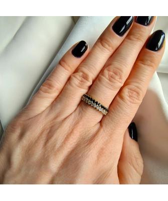 Gold ring 8k black and white zirconia