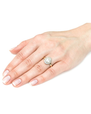 Ring with a large 8k stone