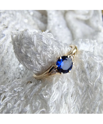 Ring with turquoise stone 8k