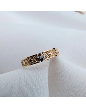 Ring with a large stone gold 8k