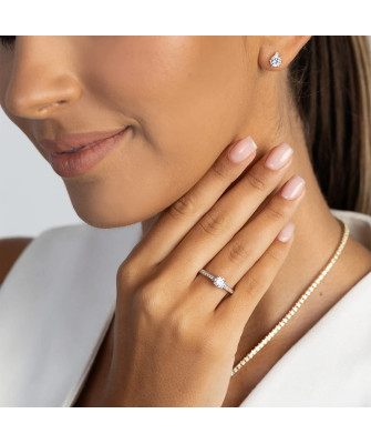 Gold ring with 0.30ct diamond certificate