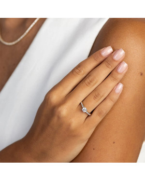 Gold ring with 0.30ct diamond certificate