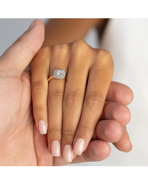 Gold ring with 0.30ct diamond certificate