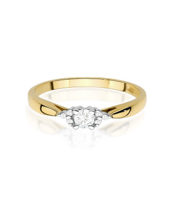 Gold ring with 0.30ct diamond certificate