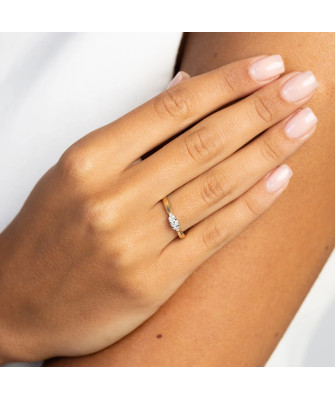 Gold ring with 0.30ct diamond certificate