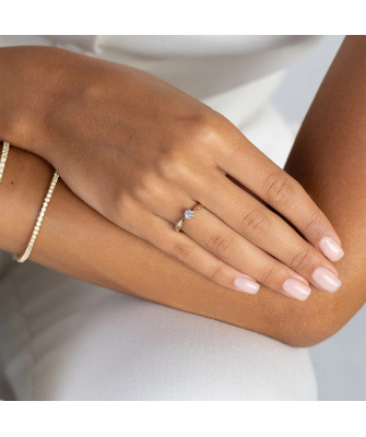 Gold ring with 0.30ct diamond certificate