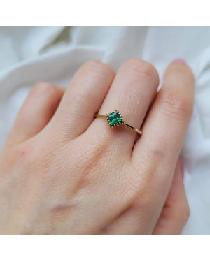 Emerald stone gold ring