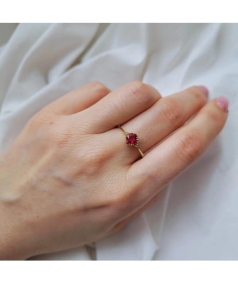 Gold ring ruby stone