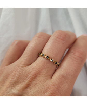 Delicate ring black stones 8k gold