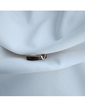 Ring with a large stone gold 8k