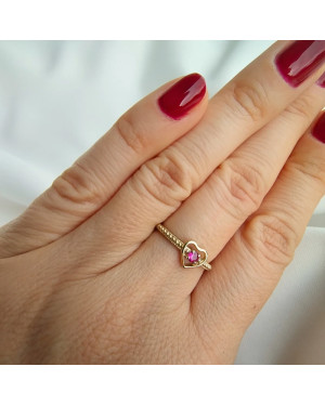 Ring with a large stone gold 8k